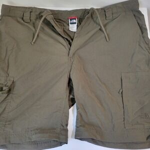 The North Face Men's XL Olive Nylon Cargo Shorts Hiking Outdoor UV Protection